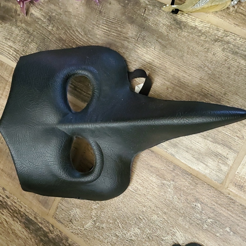 Masks - Picture 4 of 12
